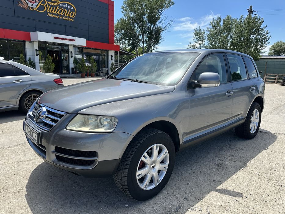 VOLKSWAGEN Touareg