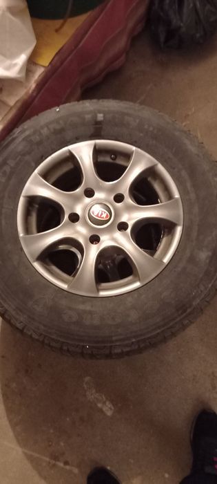 Vând jante cu anvelope