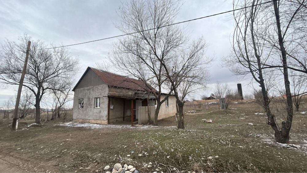Продам старый дом с участком