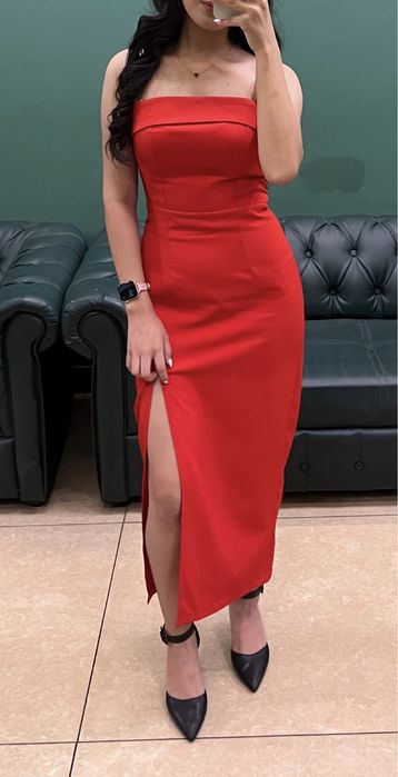 Красное платье обтягивающие