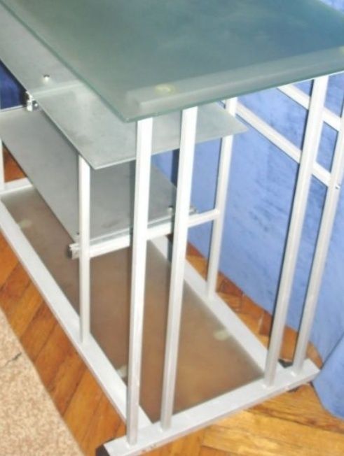 Masa birou reglabil pentru calculator din sticla mata securizata, pe c