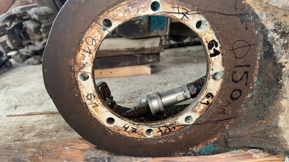 Редуктор , шаговый мотор на 2 тонник