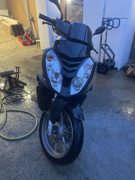 Продавам скутер Generic 125