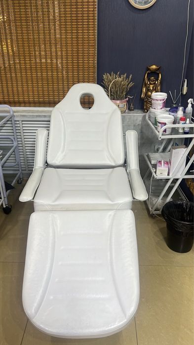 Продаю три кушетки