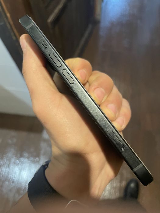 iPhone 15 с гаранция 100% батерия