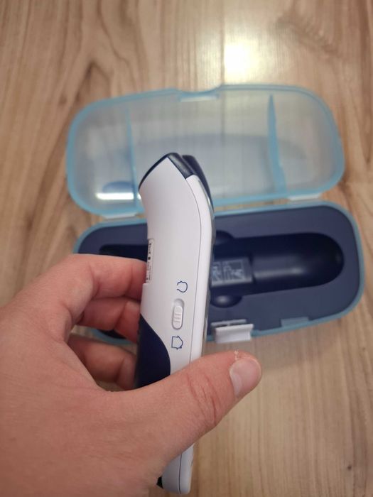 Безконтактен термометър за бебе