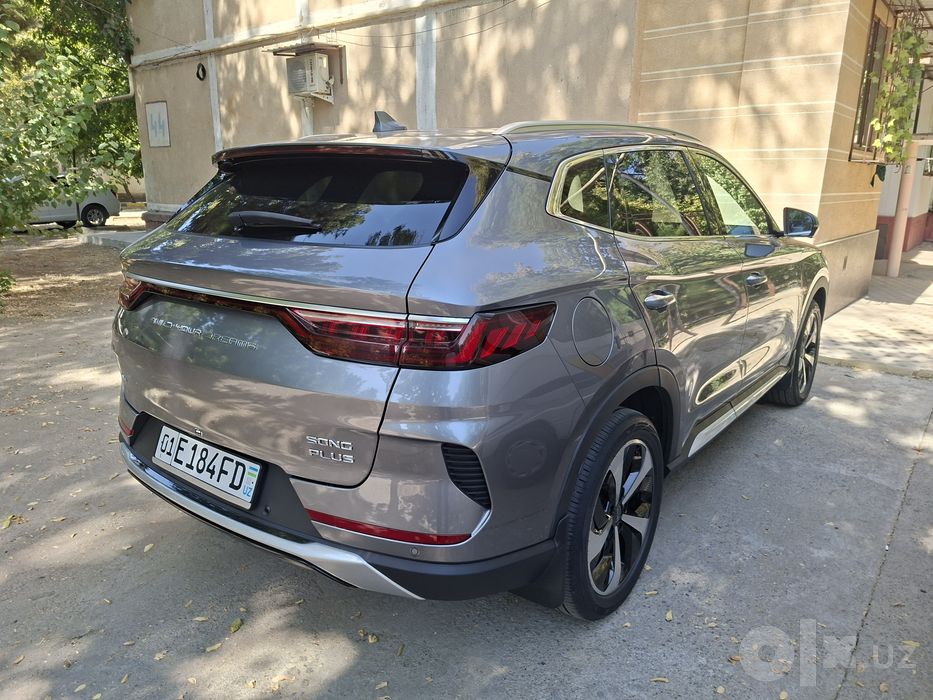 BYD Song plus gibrid 2023 год