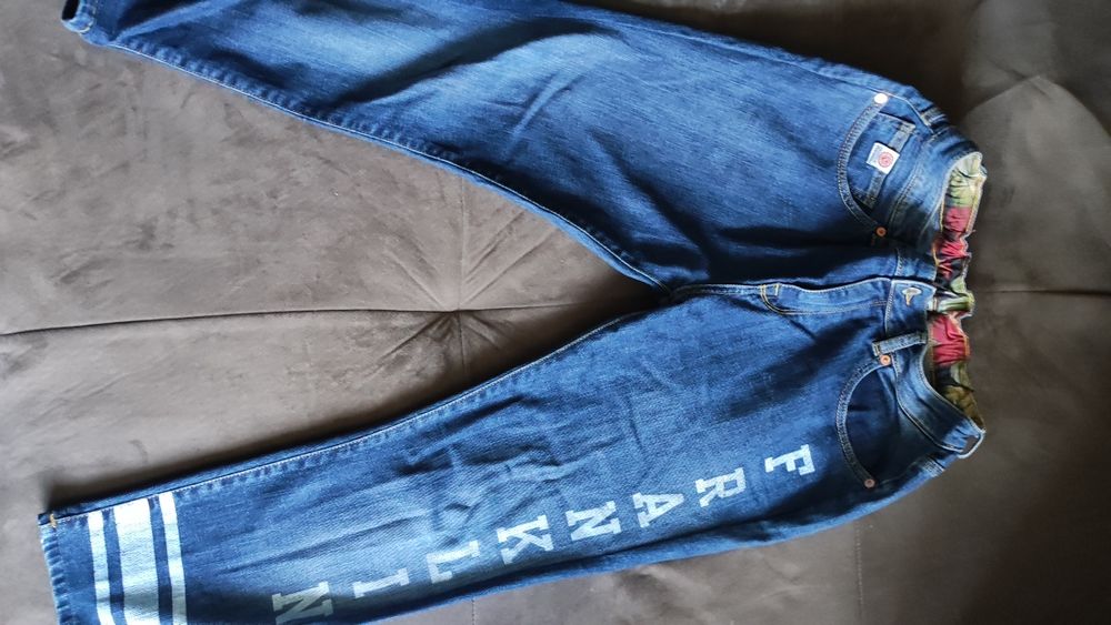 Дамски дънки и кожен панталон