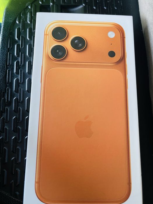 Vand telefon iphone 17 pro max