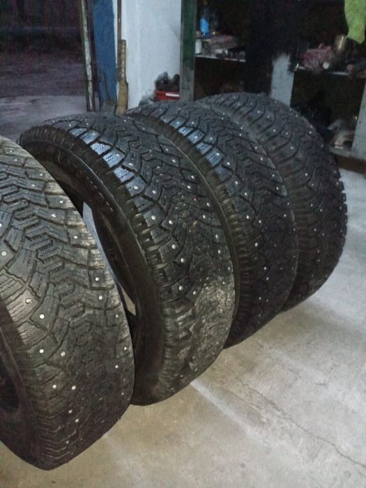 Задняя резина R15