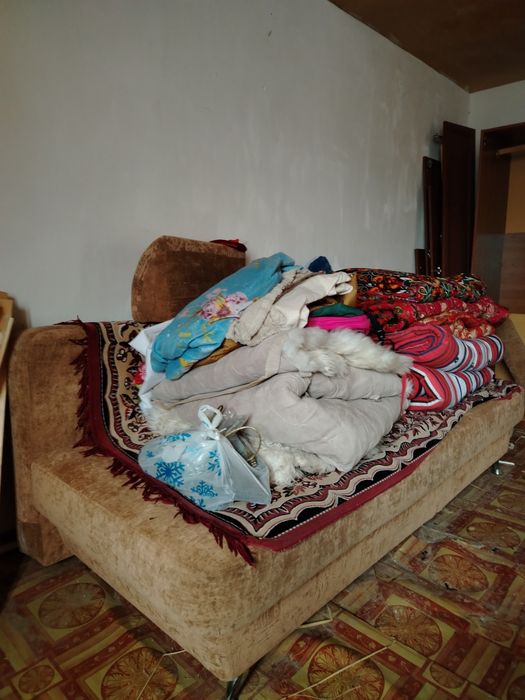 Диван. Цена 5000 тысячи тенге