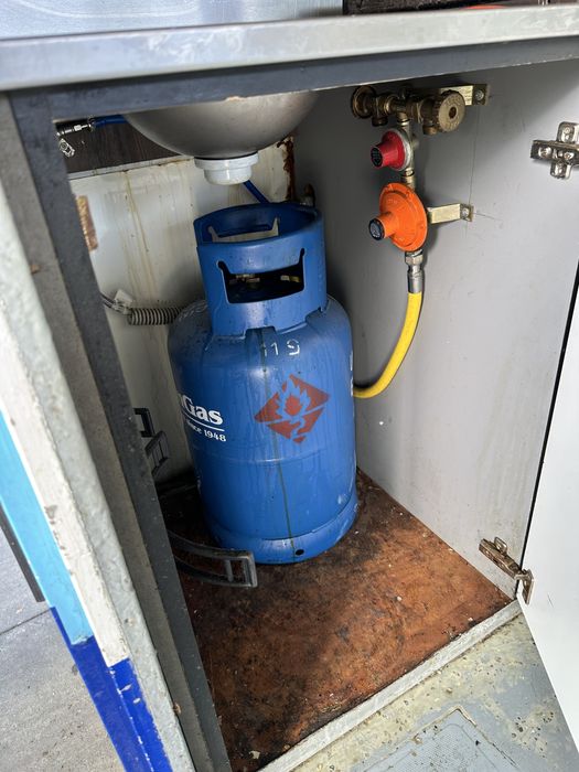 Pret discutabil ,Food truck autorulota imbiss fast food