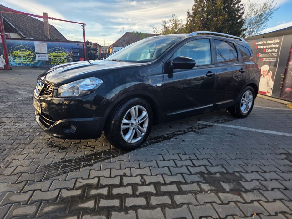 Nissan Qashqai+2