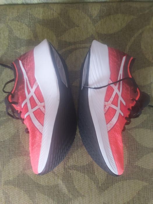 Маратонки  Asics magic speed