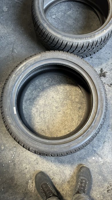 235/45/19 DUNLOP M+S