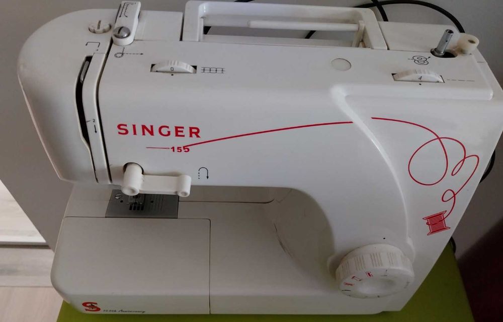 Mașină de cusut electrică Singer 155 – stare foarte bună