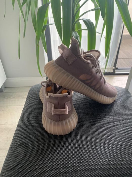 Yeezy X Adidas BOOST 350 V2 TRAINERS