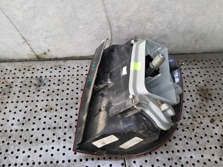Stop tripla lampa stanga vw fox 5z 5z0945095a 6129211