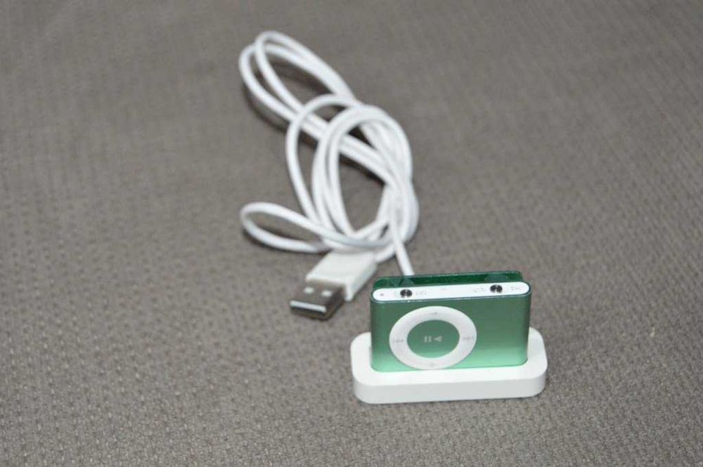 Apple iPod Shuffle Generația 2 (A1204) Verde Metalic 2GB – Complet cu Dock Original USB de Încărcare și Sincronizare