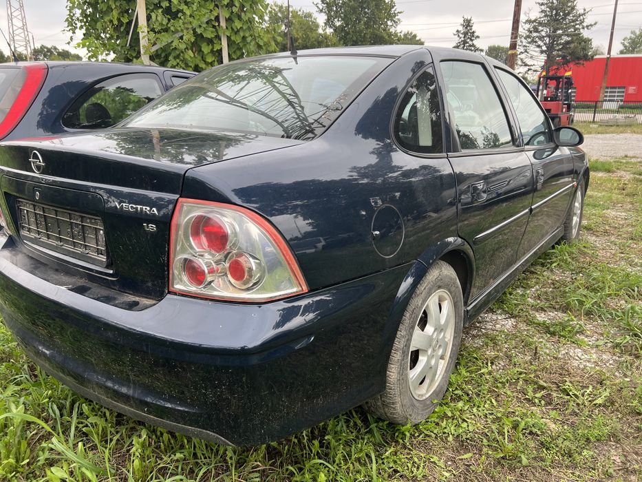 Опел Вектра б 1.8 16. V 2001 г само на части
