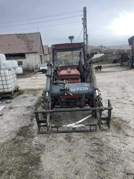 Tractor U 445 DT cu incarcator frontal