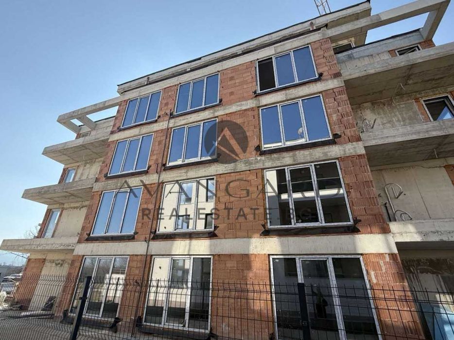 Продава се Двустаен апартамент в Пловдив, Кършияка - 74 кв.м за 717 €/кв.м - Снимка #2