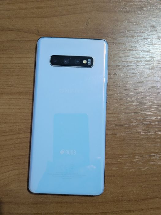 Samsung Galaxy S10+  display spart