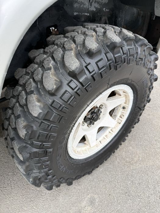 Silverstone 35x10.5x16