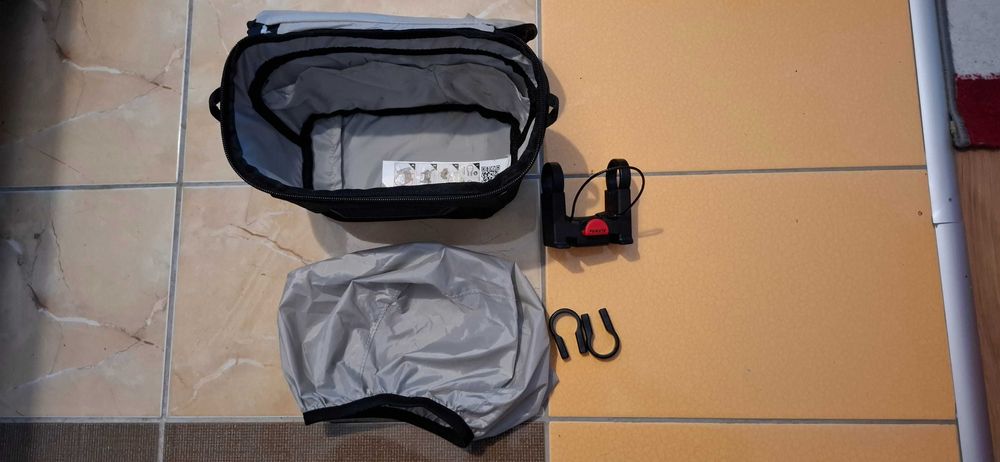 Geanta ciclism pt. ghidon Riverside 6L si pt. tija sa ProCycle 8L