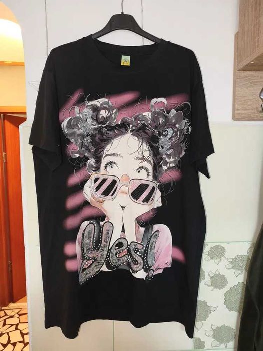 Tricou cu grafica colorata dama