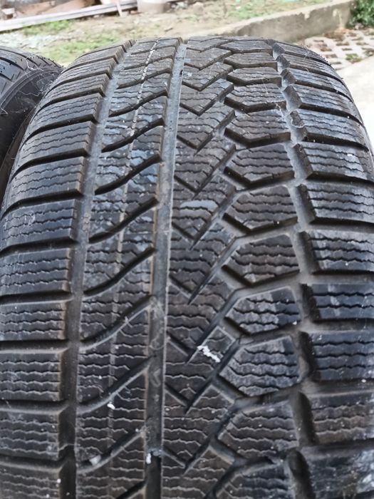 235/40/18 зимни гуми 2бр.