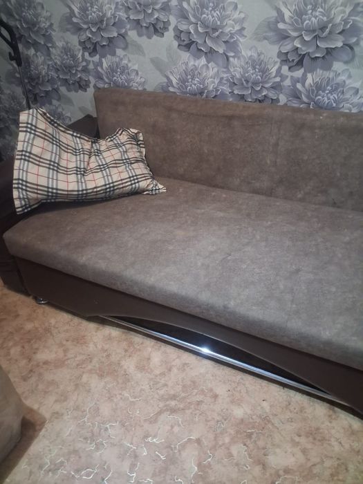 Продам б/у диван