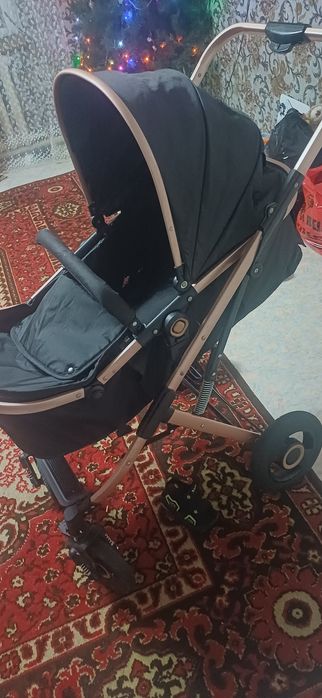 Коляска прогулочная в отличном состояний