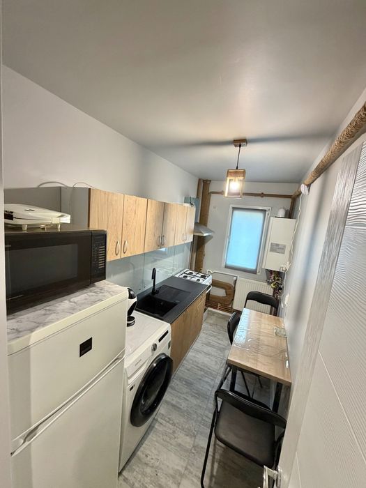 Închiriez apartament cu 3 camere în Craiova, Cal. Bucuresti, zona Viitorul