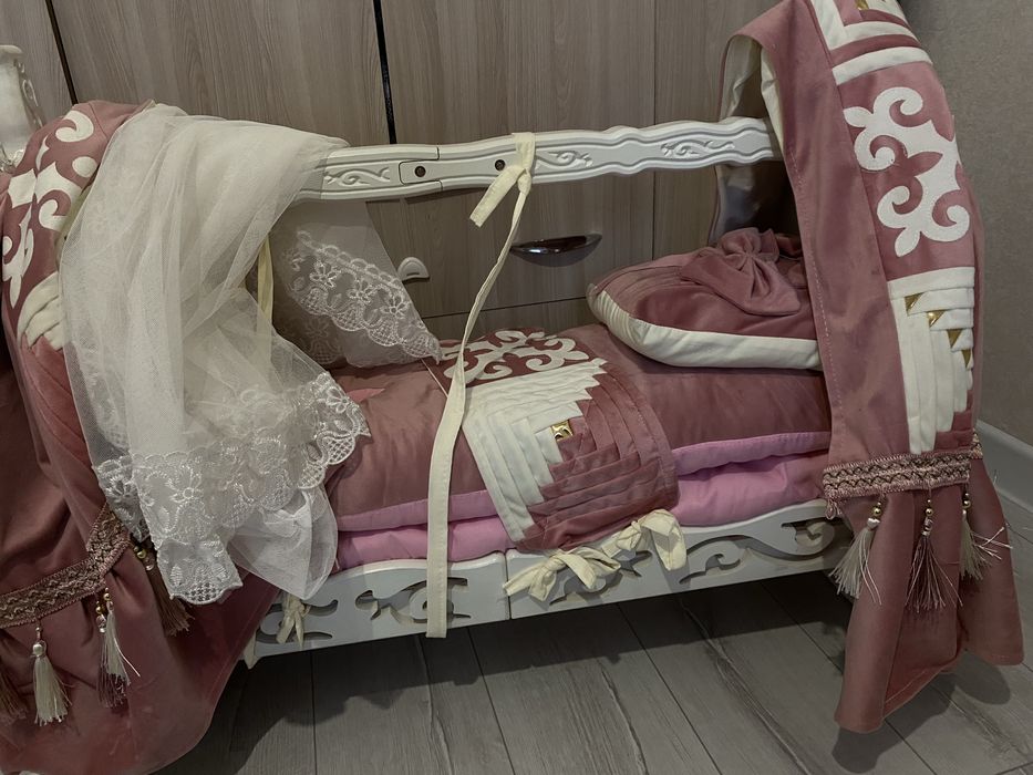 Срочно продам бесик жиналмалы