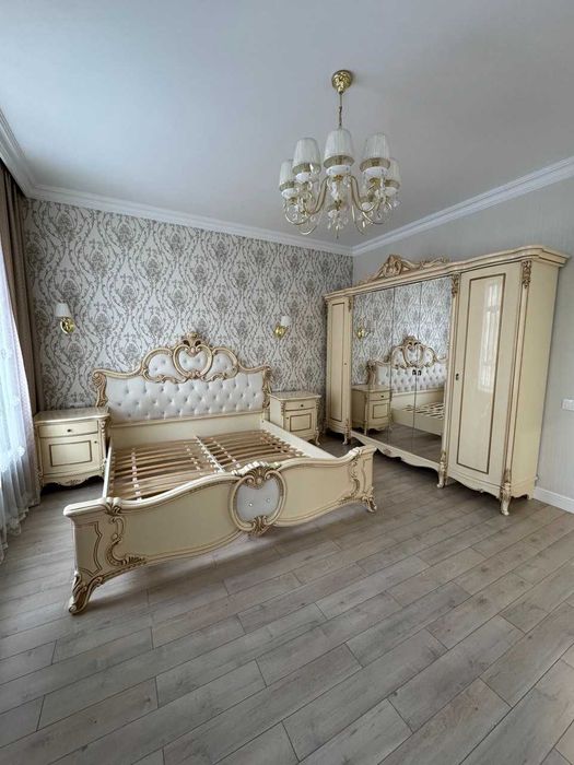 Продам спальный гарнитур