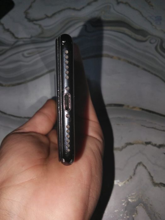 Прадаётся айфон7