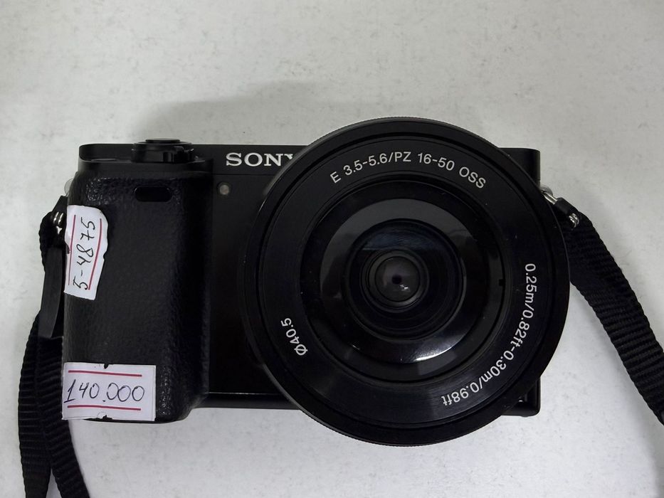 Sony A6000 в хорошем состоянии