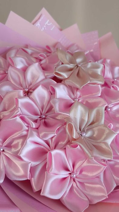 21 сатенени цветя