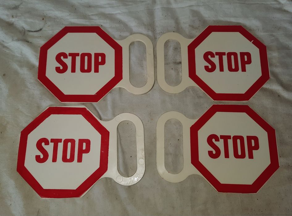 Пластмасова табелка със знак Стоп STOP
