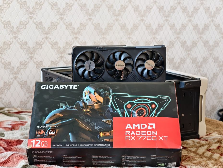 Gigabyte rx7700xt 12gb