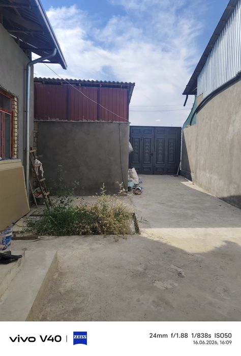 Zangi Ota yqin joyida 4 xonali uy sotiladi