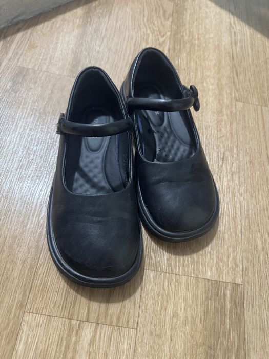 Продам туфли для девочки
