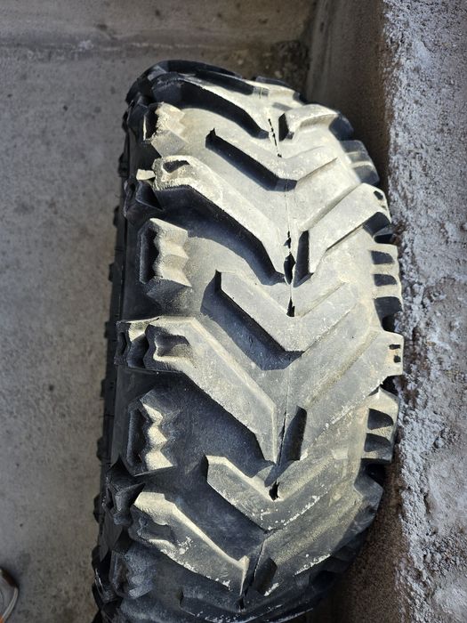 Vand 2 anvelope atv  25x8x12 si 25x10x12