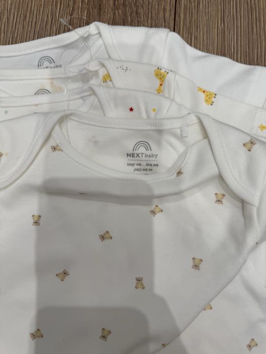 Продам осеннюю куртку для девочки