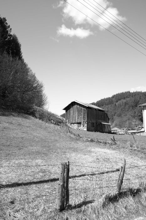 фотоапарат Nikon D5600 + обективи: Nikon 18-105mm VR,  Nikon 35mm