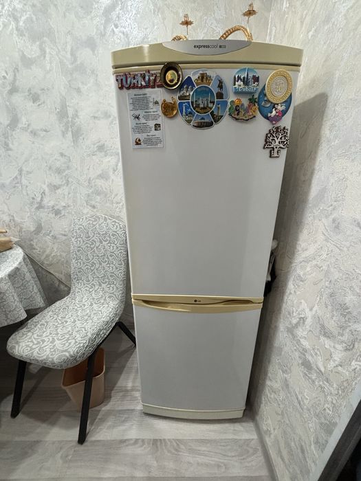 Продам Холодильник лж
