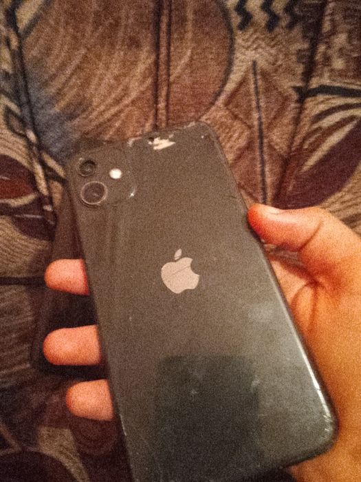 Продам iPhone 11 iPhone x 16 нерабочем состоянии