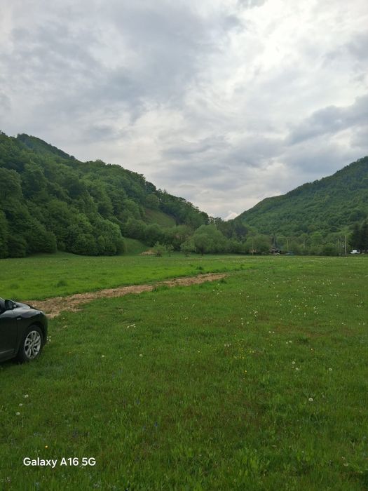 Vand teren pentru constictie