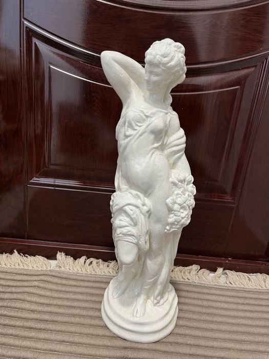 Мраморна Статуетка